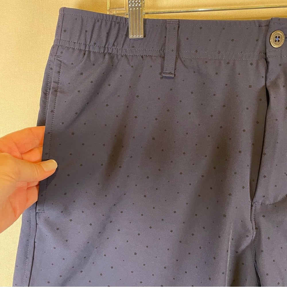 Under Armour Golf Shorts Mens 38 Blue Stretch Dot Pattern Performance - Picture 4 of 11